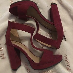 Think heel shoes, Marron color with zippers